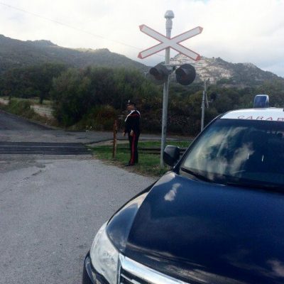 Silanus, i Carabinieri nel passaggio a Livello in cui è avvenuto l'incidente