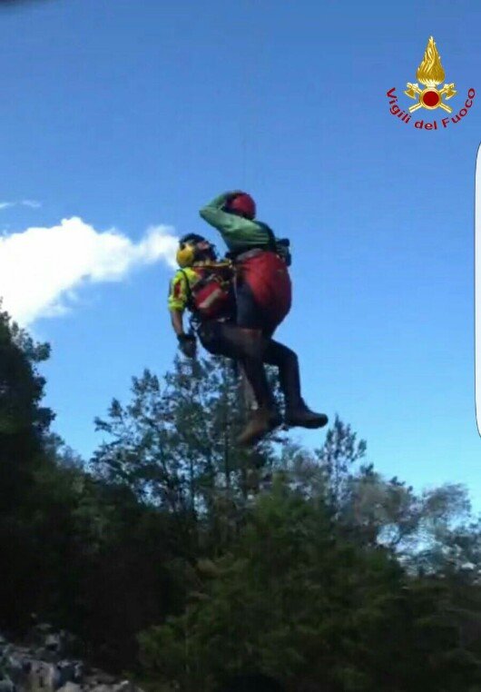 Turista tedesca si infortuna a Tiscali: recuperata dall’elisoccorso