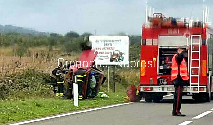 Alfa Mito perde il controllo e si ribalta. Illeso il conducente