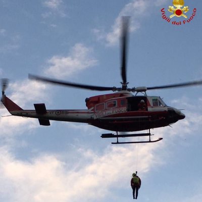L'intervento dell'elisoccorso dei Vigili del fuoco
