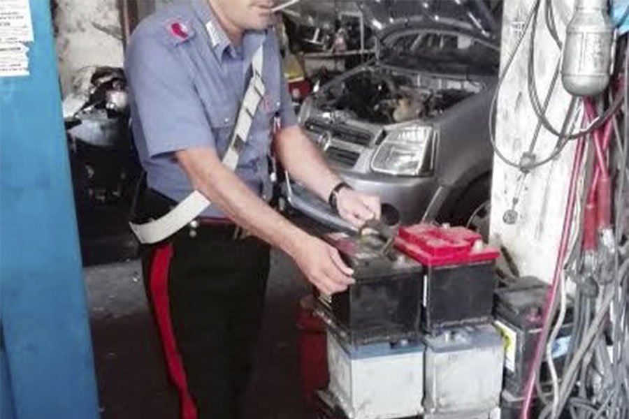Meccanico a buon mercato. Ma l’officina era abusiva
