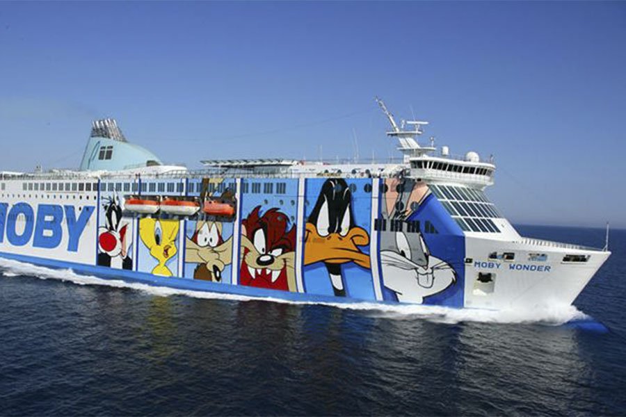 Bambino avverte un malore e il traghetto diretto in Sardegna rientra  in porto