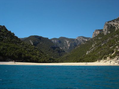 La spiaggia di Cala Sisine