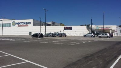 Il centro commerciale di Prato Sardo (foto Cronache Nuoresi)