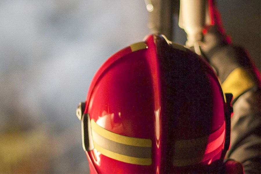 Nuoro. A fuoco nella notte l’auto di una donna: potrebbe trattarsi di una bravata