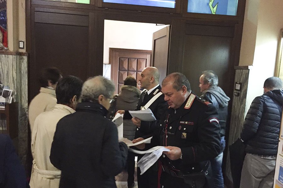 Nuoro: anziani  in chiesa a lezione dai Carabinieri per difendersi dalle truffe e dai malintenzionati