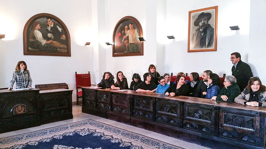 Nuoro: dopo 20 anni di precariato stabilizzati i 19 dipendenti del Comune