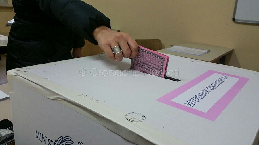 Seggi chiusi: arrivano i primi risultati. Prevale il No