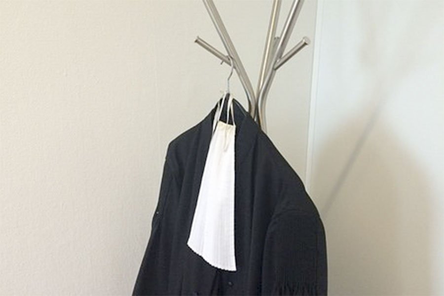 “Il fatto non costituisce reato”. Il tribunale assolve l’avvocato per la scazzottata contro il medico