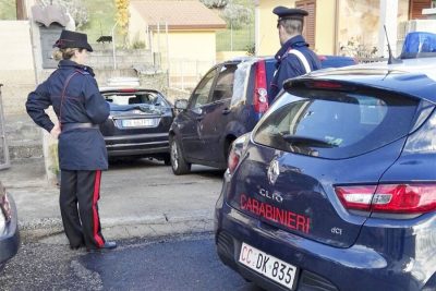 I Carabinieri sul luogo dell'attentato