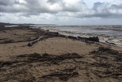 La marina di Orosei dopo le mareggiate (foto C.Manca)