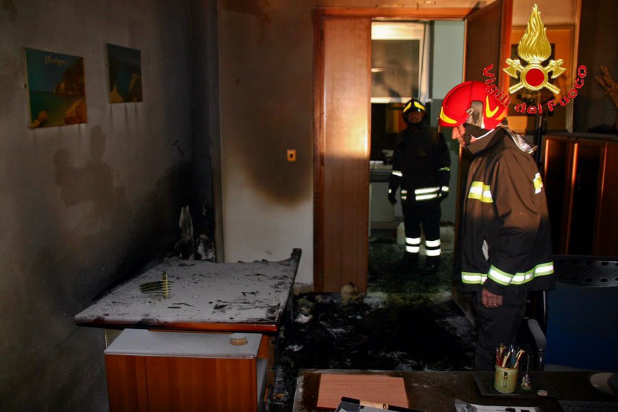 Nuoro. A fuoco all’alba l’ufficio Affari Generali del Palazzo Civico