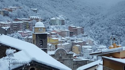 Uno scorcio innevato di Desulo (foto S.Littarru)