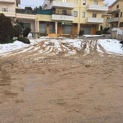 Nuoro, via Milano invasa dal fango