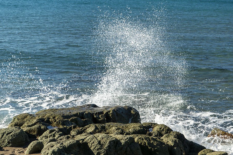 Ha un malore durante battuta pesca e muore in spiaggia