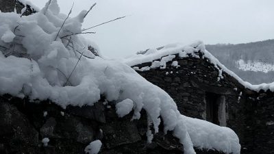 Tetti imbiancati a Desulo (foto S.Littarru)