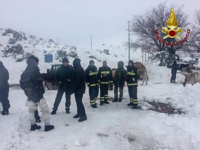 Le squadre dei Vigili del fuoco dopo il recupero dei dispersi a TalanaLe squadre dei Vigili del fuoco dopo il recupero dei dispersi a Talana