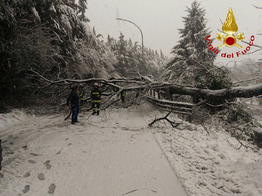Emergenza neve: disagi per le guardie mediche e servizi ospedalieri nel Nuorese e in Ogliastra