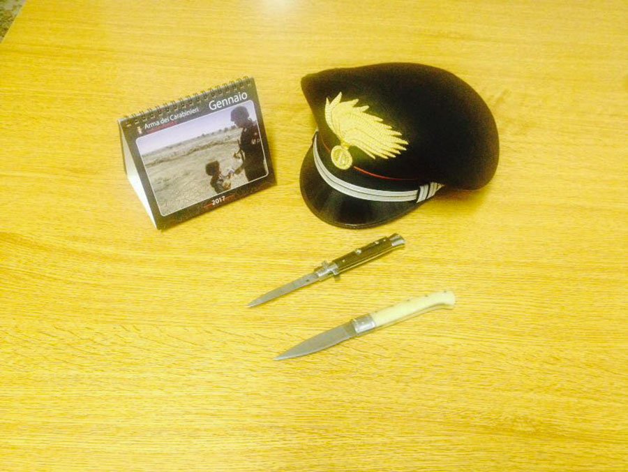 In giro con coltelli a serramanico: denunciati due giovani