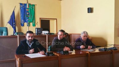 La conferenza stampa sulla nuova raccolta differenziata (foto Cronache Nuoresi)