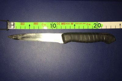 Il coltello da cucina sequestrato all'aggressore