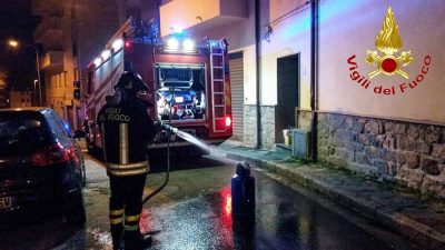 I Vigili del fuoco sul luogo dell'incendio