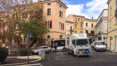Traffico deviato ai Giardini in occasione del Mercatino del venerdì
