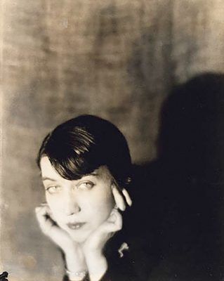 Un ritratto della fotografa Berenice Abbott