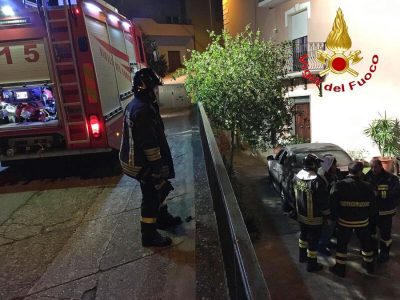 Rilievi sul luogo dell'attentato incendiario a Bitti