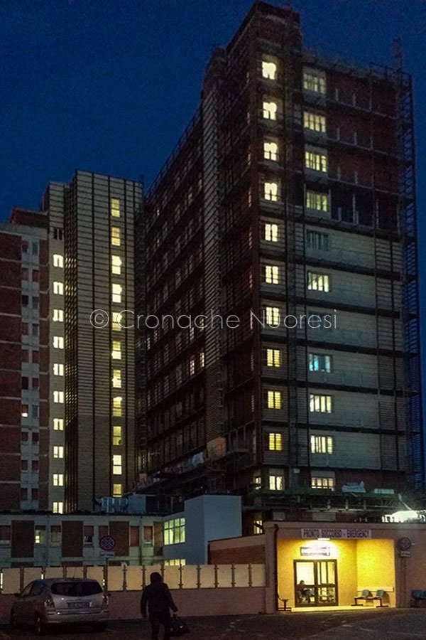 Un litigio durante la festa si conclude con una bottigliata in testa: 17enne al San Francesco in coma farmacologico