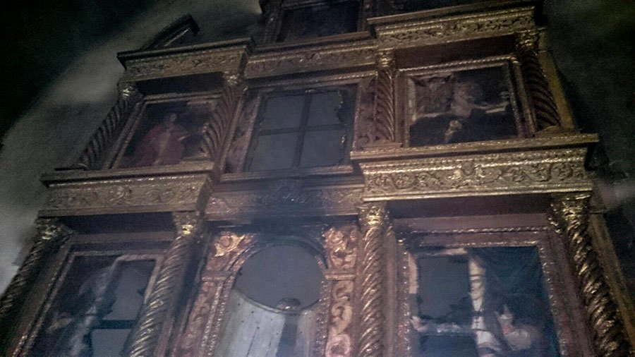 Dopo l’incendio della chiesa di San Demetrio Sindia è sotto choc