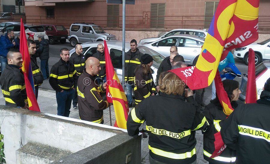Nuoro. Sit in dei Vigili del Fuoco precari e discontinui per una stabilizzazione lavorativa