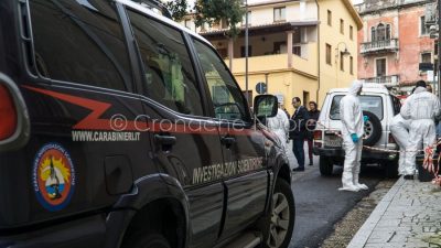Rilievi dei RIS a casa del gioielliere di Sorgono (foto S.Novellu)