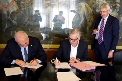 La firma della convenzione tra Regione e Banco di Sardegna