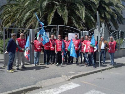 Una rappresentanza del sindacato autonomo Vigili del fuoco