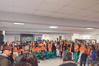Il sit in al San Francesco di Nuoro