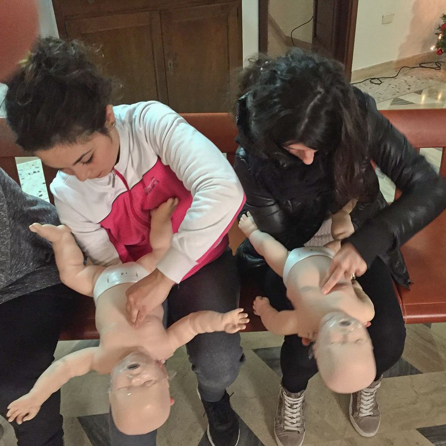 Primo soccorso pediatrico: un corso per genitori, nonni ed operatori del settore