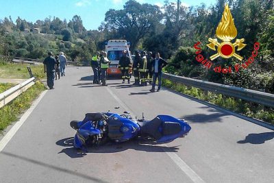 La moto del centauro dopo l'incidente