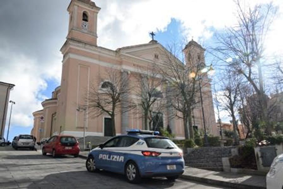 Rissa con coltello al centro di Nuoro. Scatta il DASPO per tre giovani socialmente pericolosi