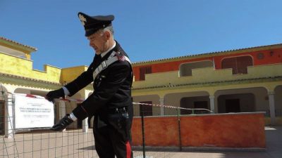 Sigilli dei Carabinieri al complesso residenziale di Tanaunella