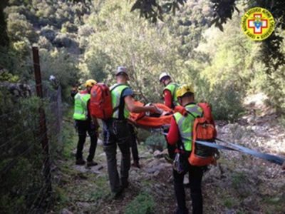 Gli uomini del Soccorso Alpino e Speleologico durante i soccorsi sul Monte Cusidore