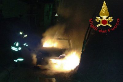 Jerzu, i VVFF domano le fiamme