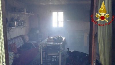 Scano Montiferro, i VVFF domano le fiamme in un'abitazione