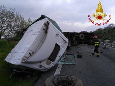 L'autoarticolato dopo l'incidente