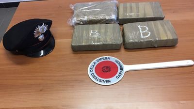 I quattro panetti di cocaina sequestrati