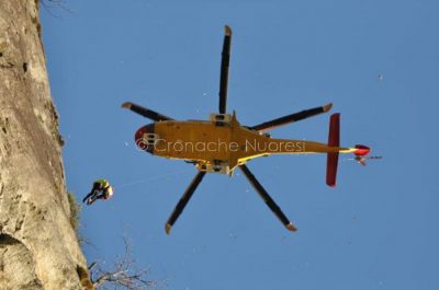 Un intervento dell'elisoccorso del Corpo Nazionale Soccorso Alpino e Speleologico