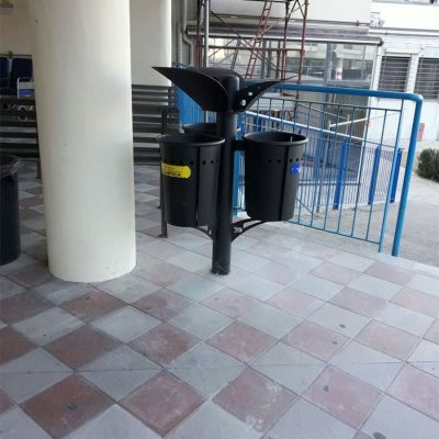 I cestini per la raccolta della differenziata nel presidio ospedaliero di Lanusei