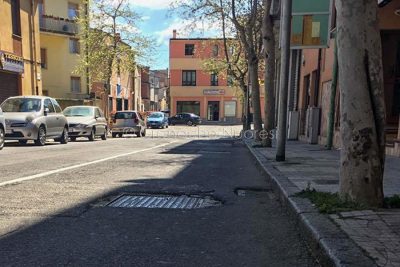 Uno scorcio dei tombini di via Ballero