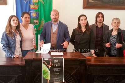 Un momento della conferenza (foto Cronache Nuoresi)