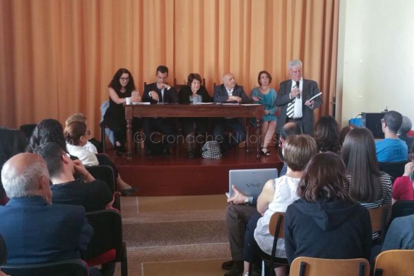 Liceo Classico Giorgio Asproni. Premiati i vincitori della 4° edizione della “Borsa di Studio Bachisio Floris”
